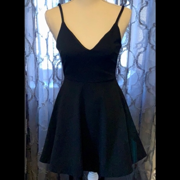 Lulus Dresses & Skirts - Lulu’s Black Dress Skater Dress Super Cute XS